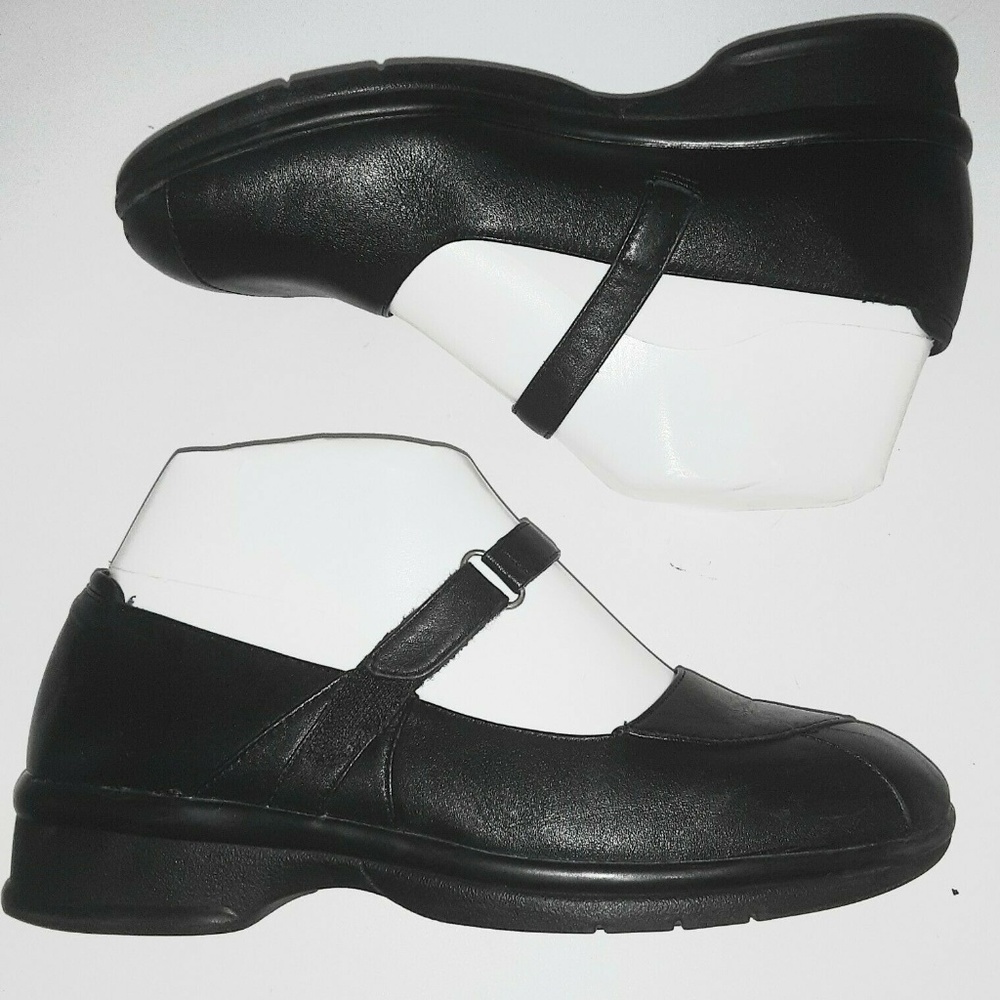 Propet Women's 6.5 Wide Mary Janes Loafers Flats